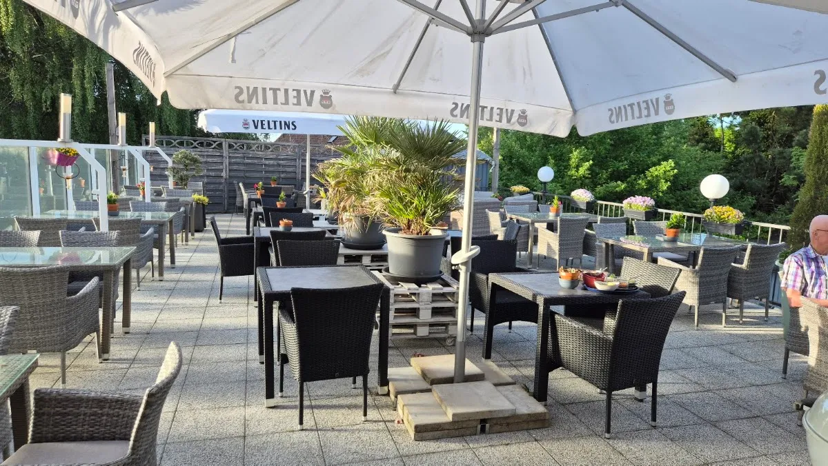 BookNoFees: Restaurant – Café Konditorei Hoyer – Breckerfeld – Hoyer Café and Pastry Shop, photo 1