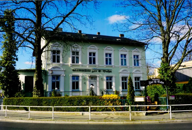 BookNoFees: Restaurant – Restaurant „Zur S-Bahn“ – Berlin – "Zur S-Bahn" Restaurant, photo 2