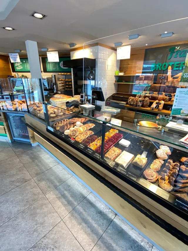 BookNoFees: Bakery – Bäckerei Franzes – Eslohe – Franzes Bakery, photo 2