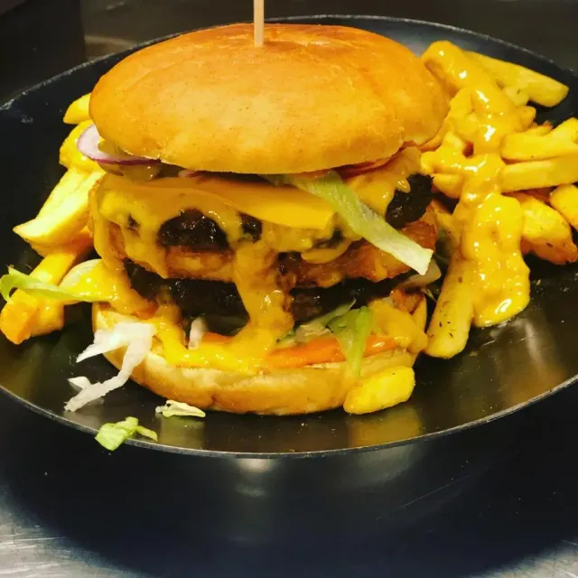 BookNoFees: Restaurant – BABAs Burger & Grillhaus – Meschede – BABA's Burger & Grillhouse, photo 2