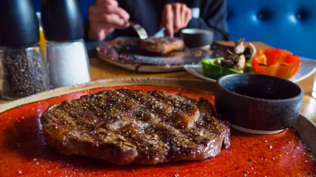BookNoFees: Restaurant – Beef N' Pepper – Warsaw – Beef N' Pepper, photo 3
