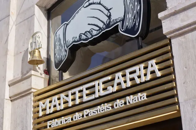 BookNoFees: Restaurant – Manteigaria - Fábrica de Pastéis de Nata Rambuteau – Paris – Bakery - Rambuteau Pastel de Nata Factory, photo 3