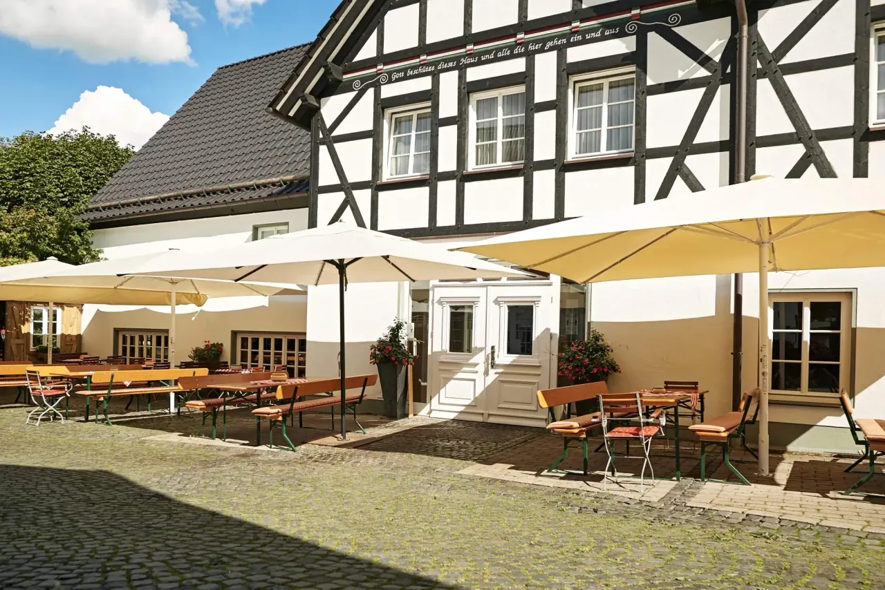 BookNoFees: Restaurant – Esloher Brauhaus — Domschänke Esselbräu – Eslohe – Esloher Brauhaus — Esselbräu Cathedral Tavern, photo 1