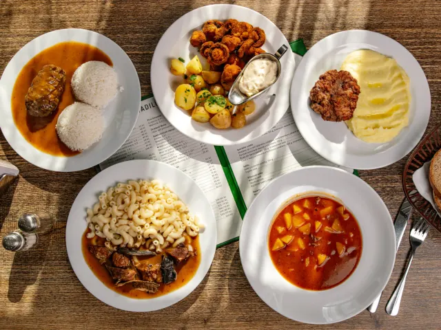 BookNoFees: Restaurant – Lokál U Zavadilů – Prague – U Zavadilů Pub, photo 3