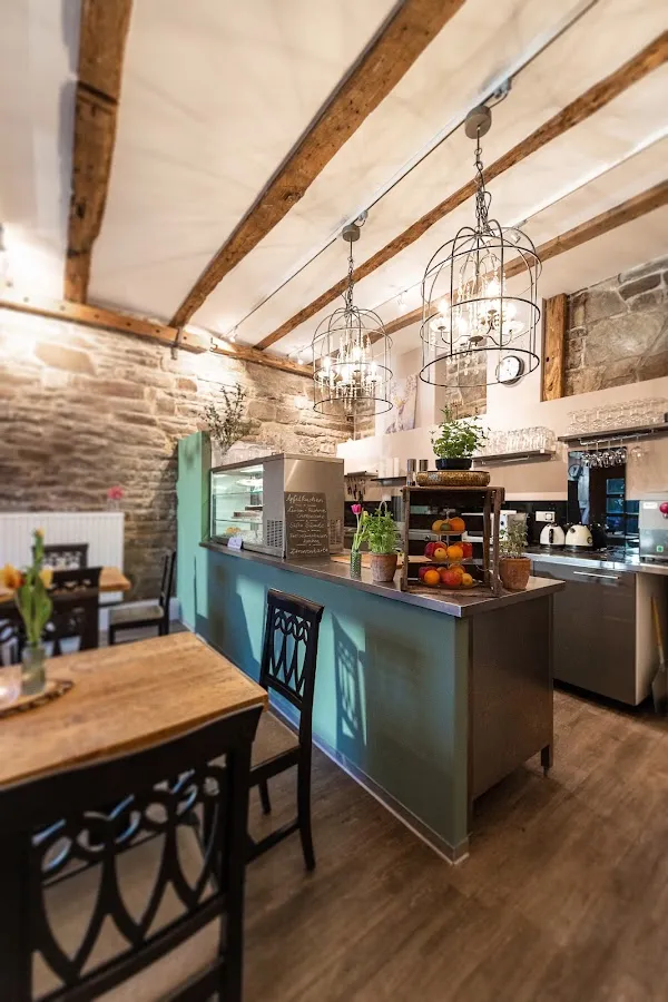 BookNoFees: Café Heimatliebe, Halver