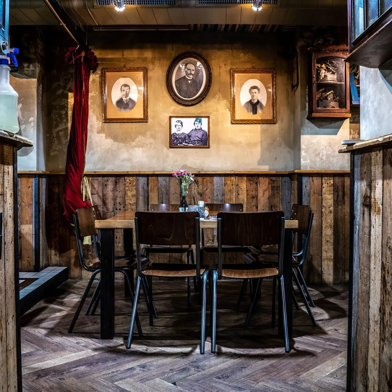 BookNoFees: Restaurant – Cannibale Royale Handboogstraat – Amsterdam – Cannibale Royale Handboogstraat, photo 1