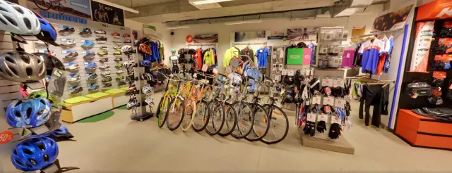 BookNoFees: Restaurant – Green Bike Cafe – Bratislava – Green Bike Cafe, photo 2