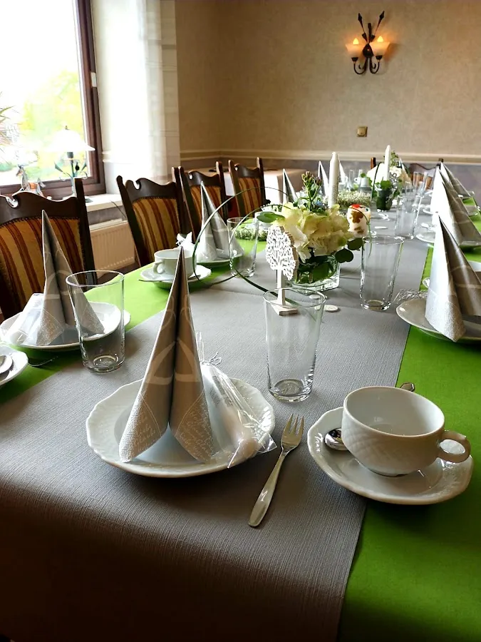 BookNoFees: Restaurant – Landgasthof Zum Burghof – Medebach – Zum Burghof Country Inn, photo 1