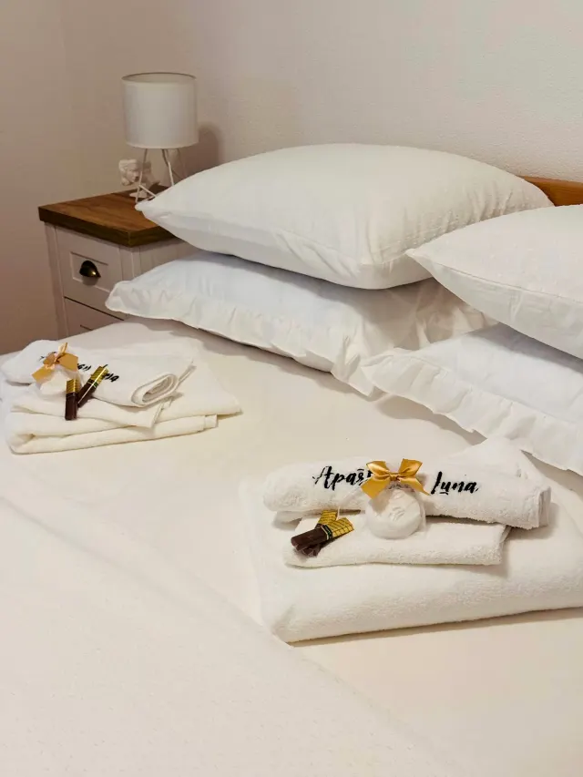 BookNoFees: Newly renovated apartment with a balcony and parking – Livno