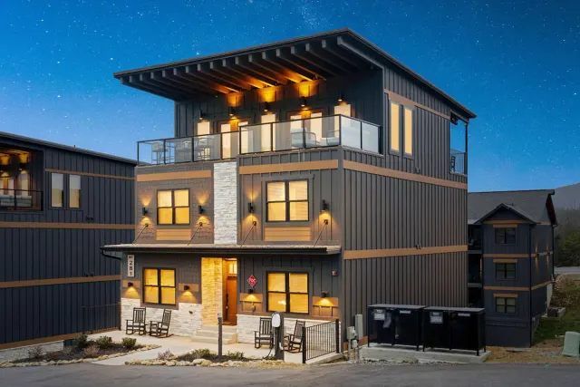 BookNoFees: Cabin with Indoor Pool, Theater and Game Rooms – Sevierville