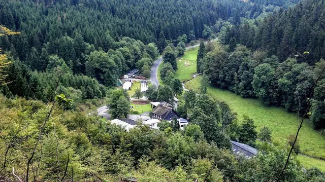 BookNoFees: Gasthof-Pension Schmelzhütte, Bad Berleburg
