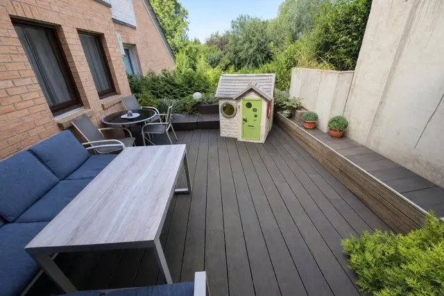 BookNoFees: Quiet vacation rental with a terrace and a view of the garden – Rheinstetten