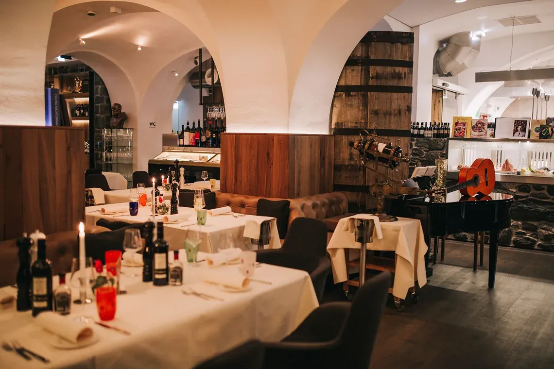 BookNoFees: Restaurant – Il Melograno – Vienna – The Pomegranate, photo 1