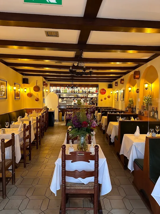 BookNoFees: Restaurant – De Amicis – London – About friends, photo 1