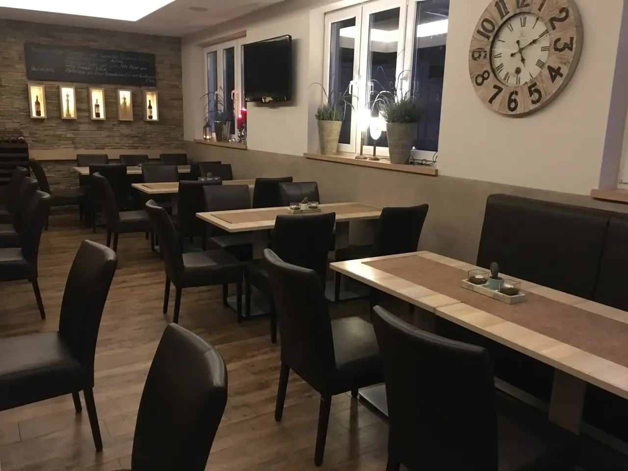 BookNoFees: Restaurant – Diablo – Eslohe – Devil, photo 1