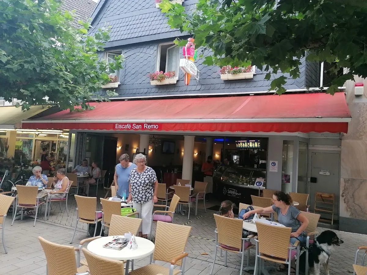 BookNoFees: Ice cream – Eiscafé Dolomiti – Menden – Eiscafé Dolomiti, photo 1
