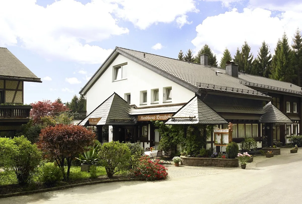 BookNoFees: Restaurant – Landhaus Berghof Restaurant und Café – Wenden – Landhaus Berghof Restaurant and Café, photo 1