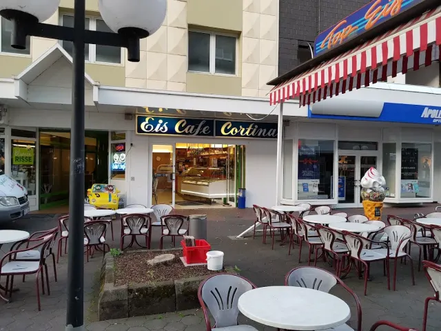 BookNoFees: Eiscafé Cortina, Meschede