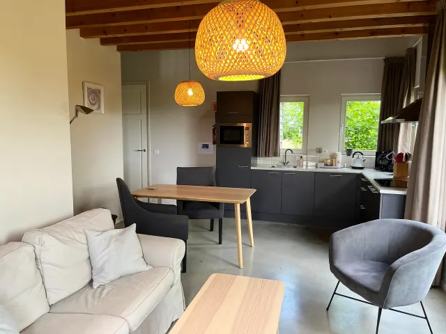 BookNoFees: Charming tiny house with a patio and garden – Schoondijke