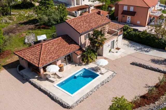 BookNoFees: Stone Villa with a Pool and Sauna – Malinska