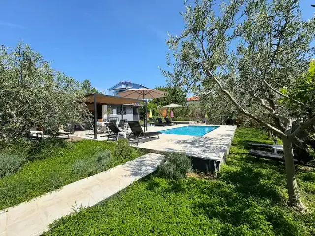 BookNoFees: 2-Bedroom Apartment Meme 2 with Pool, Near the Old Town – Pula