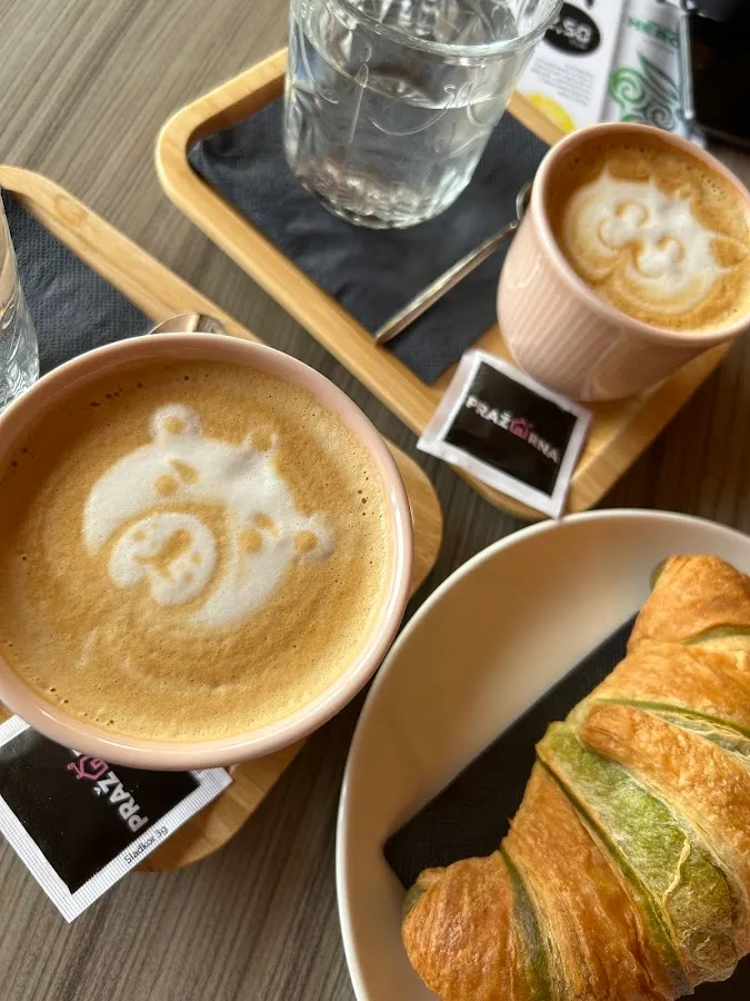 BookNoFees: Café – Pražarna – Ljubljana – Pražarna, photo 1