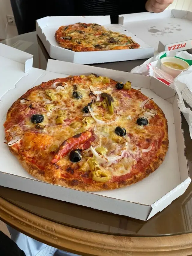 BookNoFees: Restaurant – Etna Pizzeria – Wenden – Etna Pizzeria, photo 3