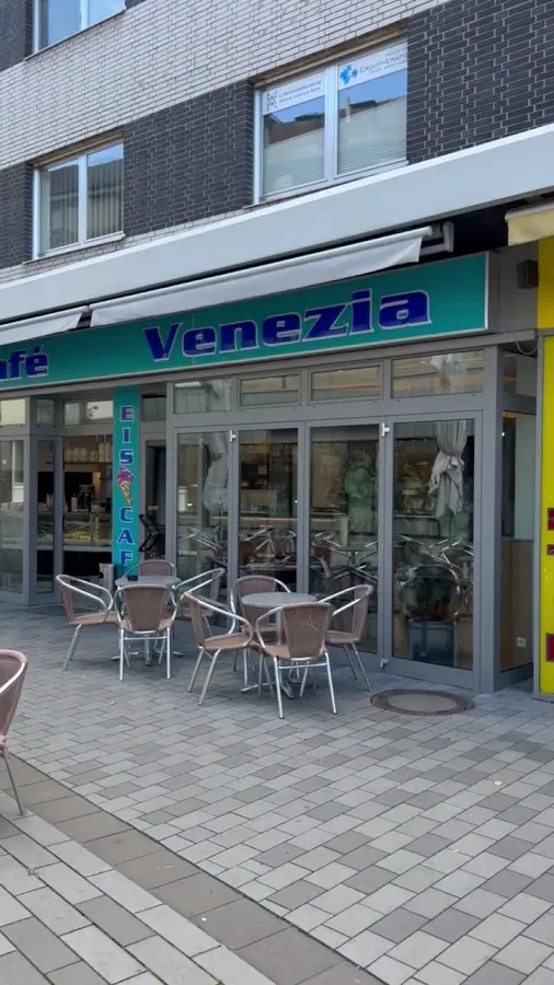 BookNoFees: Restaurant – Eiscafé Venezia – Meschede – Eiscafé Venice, photo 3