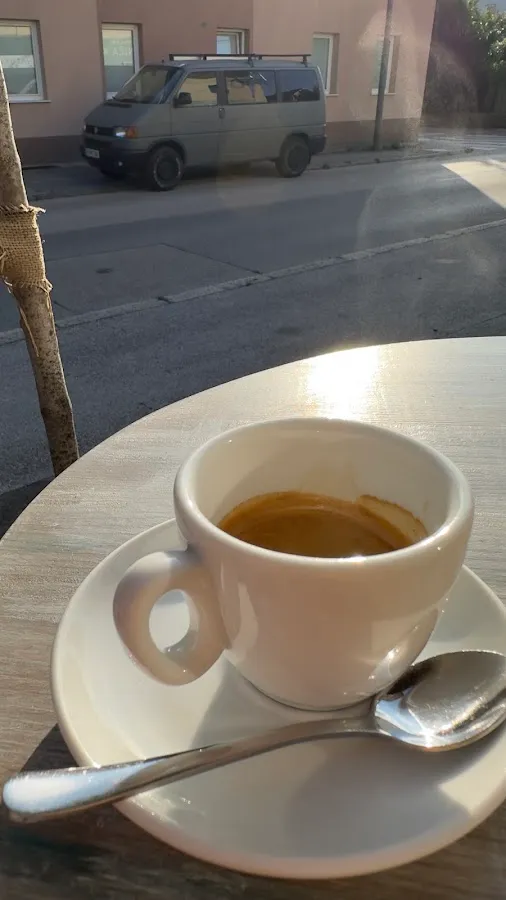 BookNoFees: Café – Kavarna Natura – Ljubljana – Natura Café, photo 3