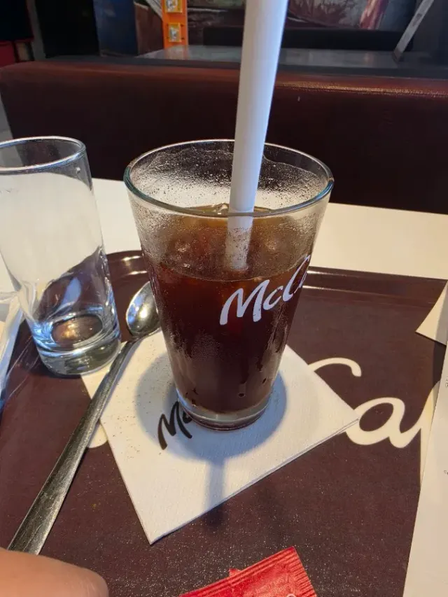 BookNoFees: Snack bar – McDonald's – Zagreb – McDonald's, photo 2