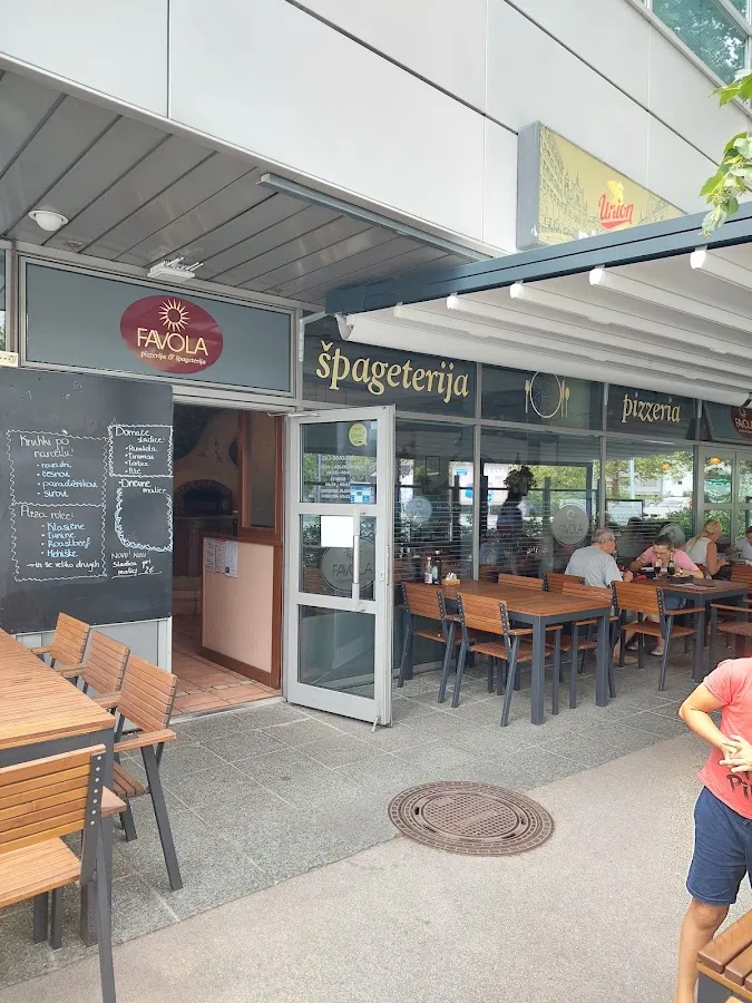 BookNoFees: Restaurant – Favola – Ljubljana – Fairy Tale, photo 1