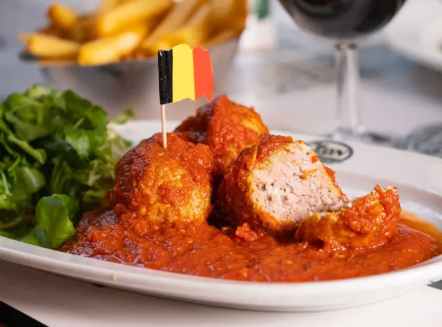 BookNoFees: Restaurant – Chez Léon – Brussels – At Léon's, photo 2