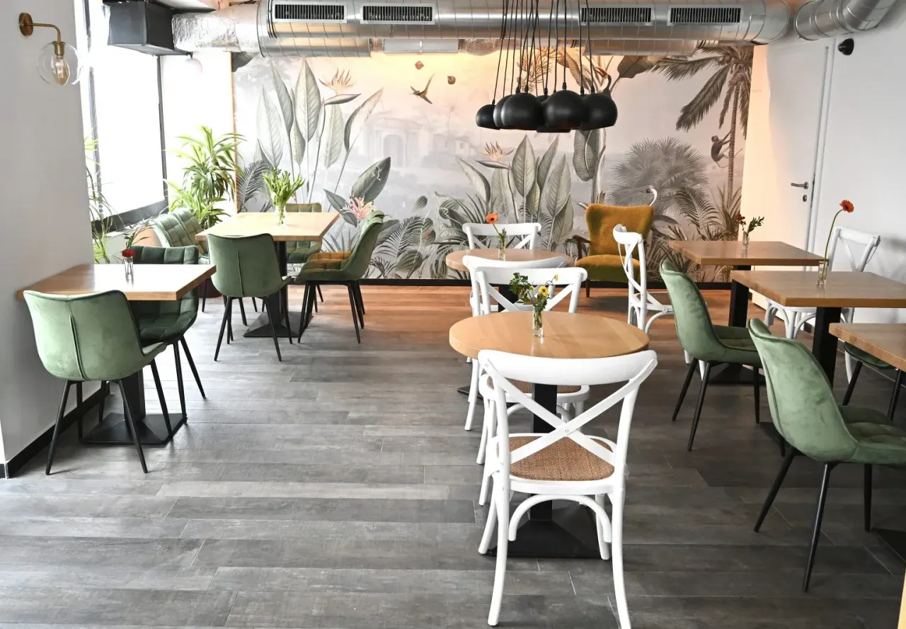 BookNoFees: Café – Café Friedl – Vienna – Café Friedl, photo 1