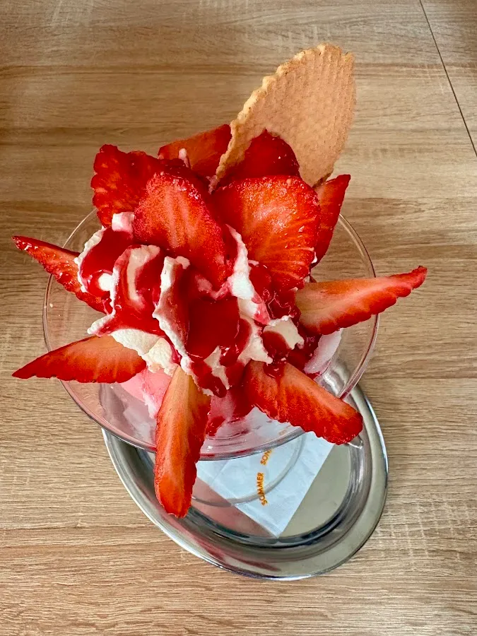 BookNoFees: Restaurant – Eis Café Cortina – Sprockhövel – Here's Café Cortina, photo 1