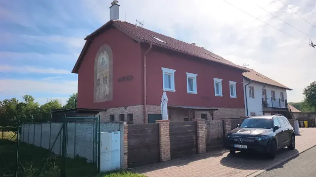 BookNoFees: transient house sa Jevišovka – Apartment na may terrace