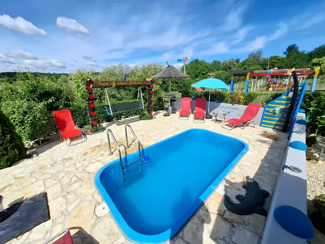 BookNoFees: transient house sa Ludbreg – Bahay bakasyunan na may pool at sauna