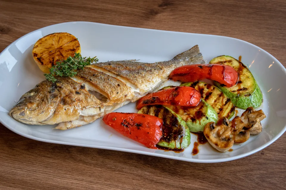 BookNoFees: Example photo: Grilled fish
