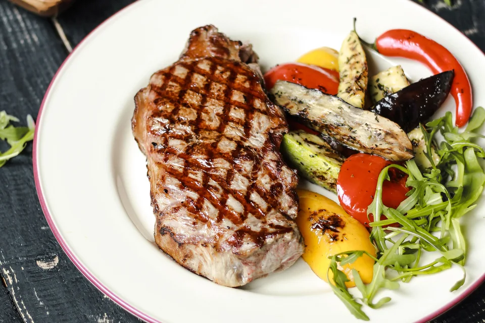 Example photo: Grilled steak served with vegetables